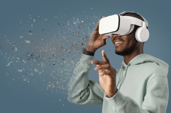 Augmented Reality (AR) and Virtual Reality (VR) Course